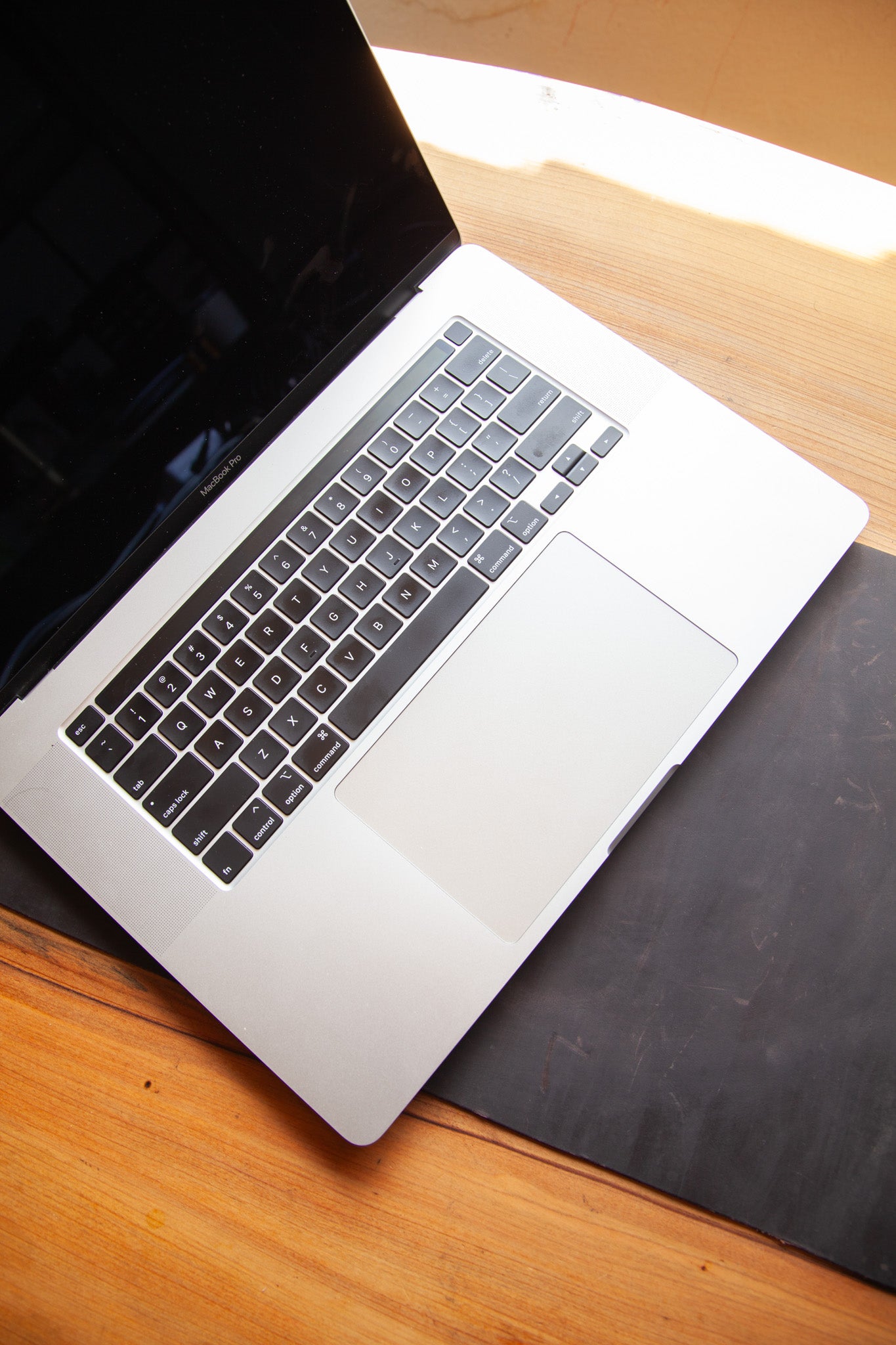 MacBook Pro 16” (2019) en excelente estado