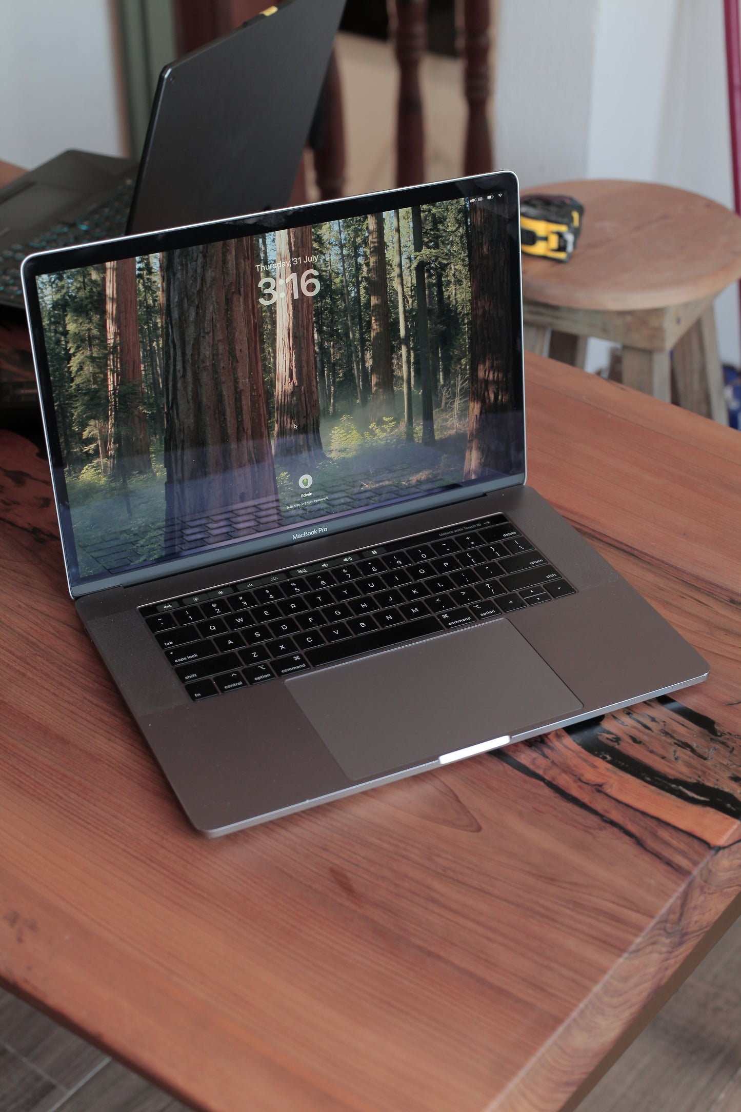 MacBook Pro 16” (2019) en excelente estado