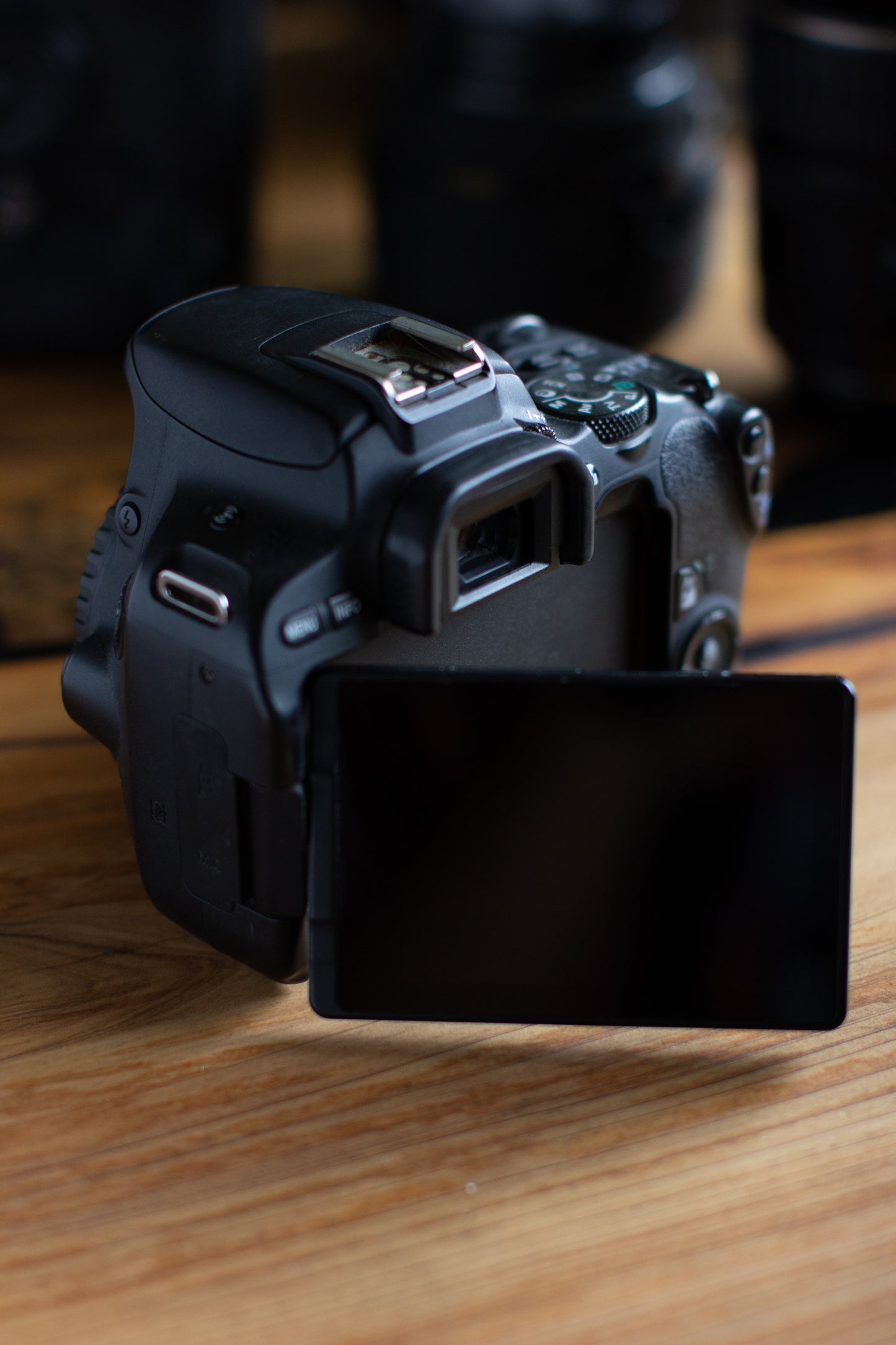 Canon SL2