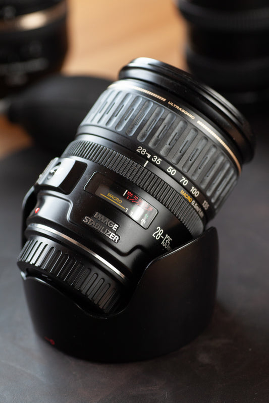 Canon EF 28-135mm f/3.5-5.6 IS USM