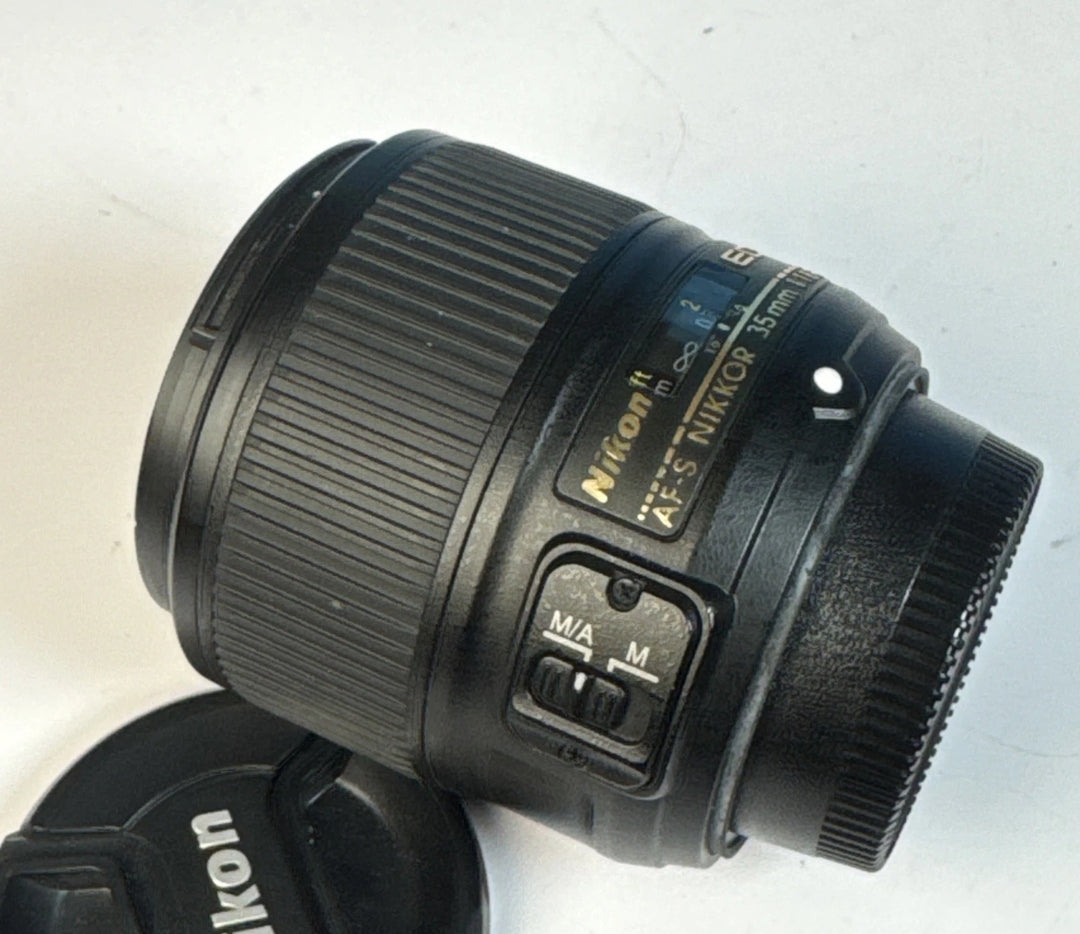 Lente Nikon AF-S NIKKOR 35mm f/1.8G ED — Formato FX (Full Frame)