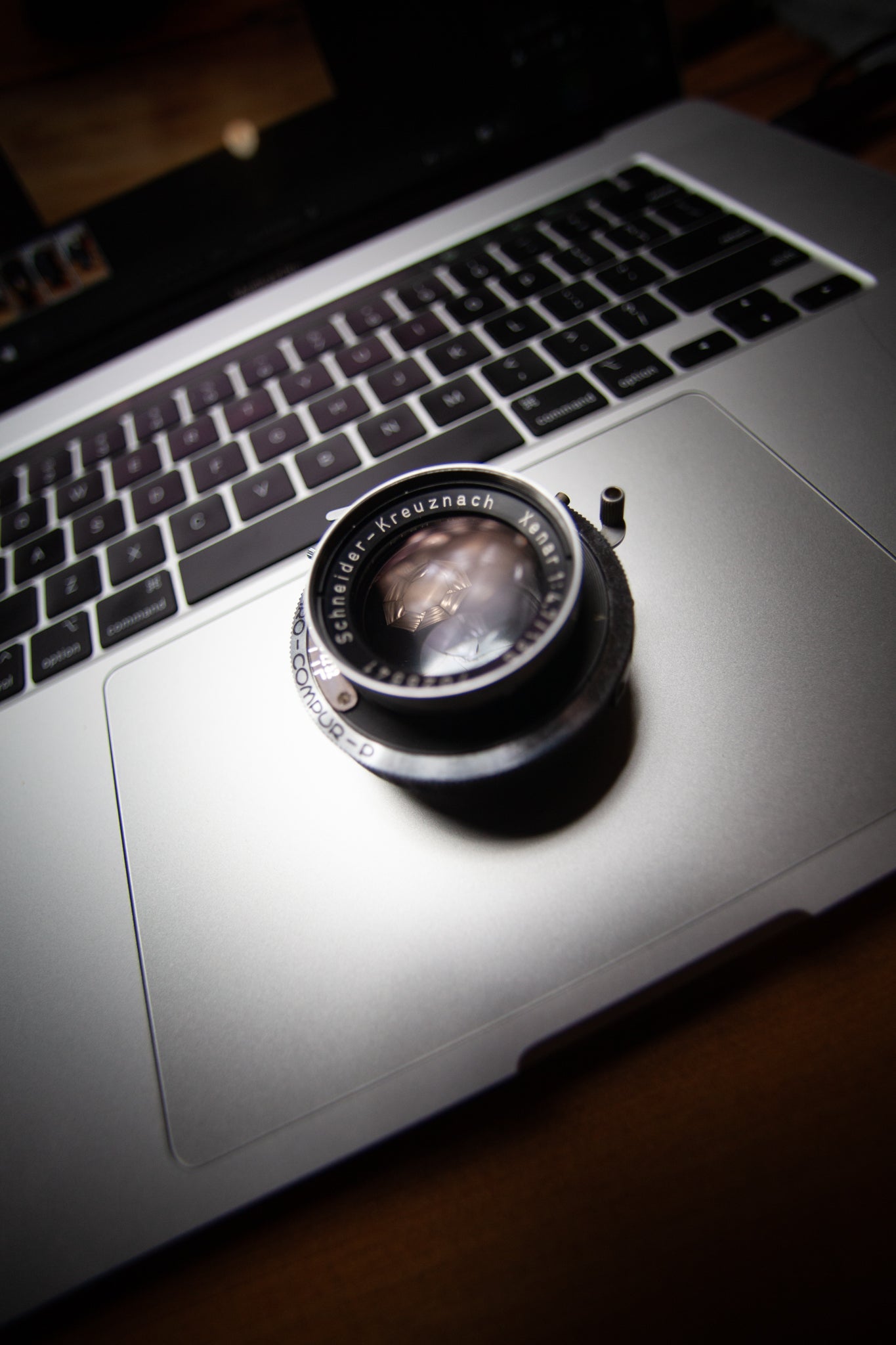 Tamron AF 14mm f/2.8 Aspherical IF – Ultra Gran Angular para Canon EF