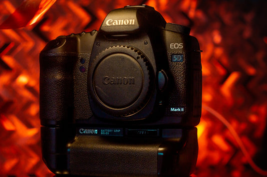 Canon EOS 5D Mark II – Full Frame DSLR