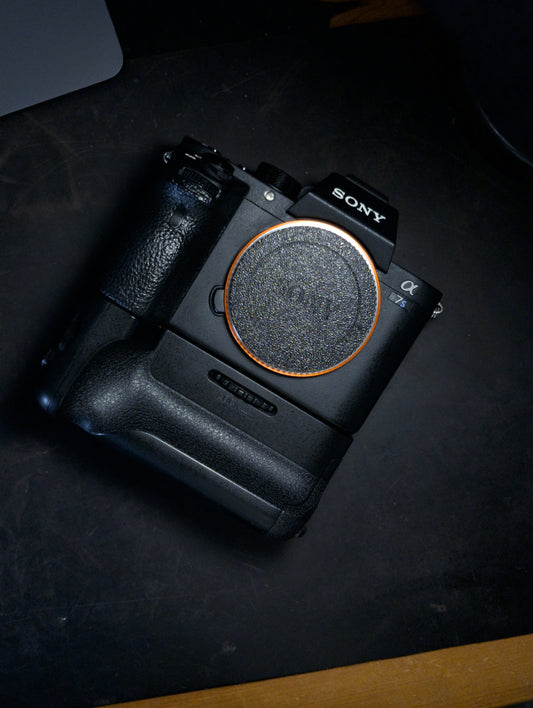 Sony A7S II — Cámara Full Frame Mirrorless 4K + Battery Grip Vertical con solo 6000 disparos