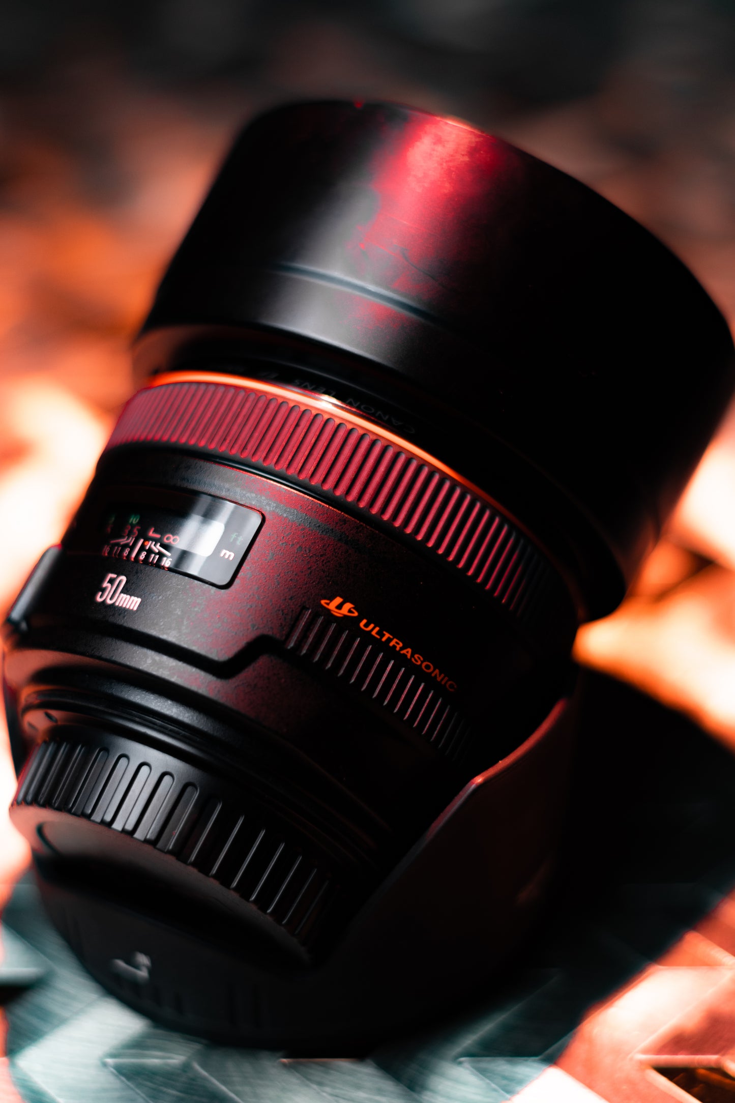 Canon EF 50mm f/1.2 L USM – Lente Premium de Alta Apertura con Parasol Incluido