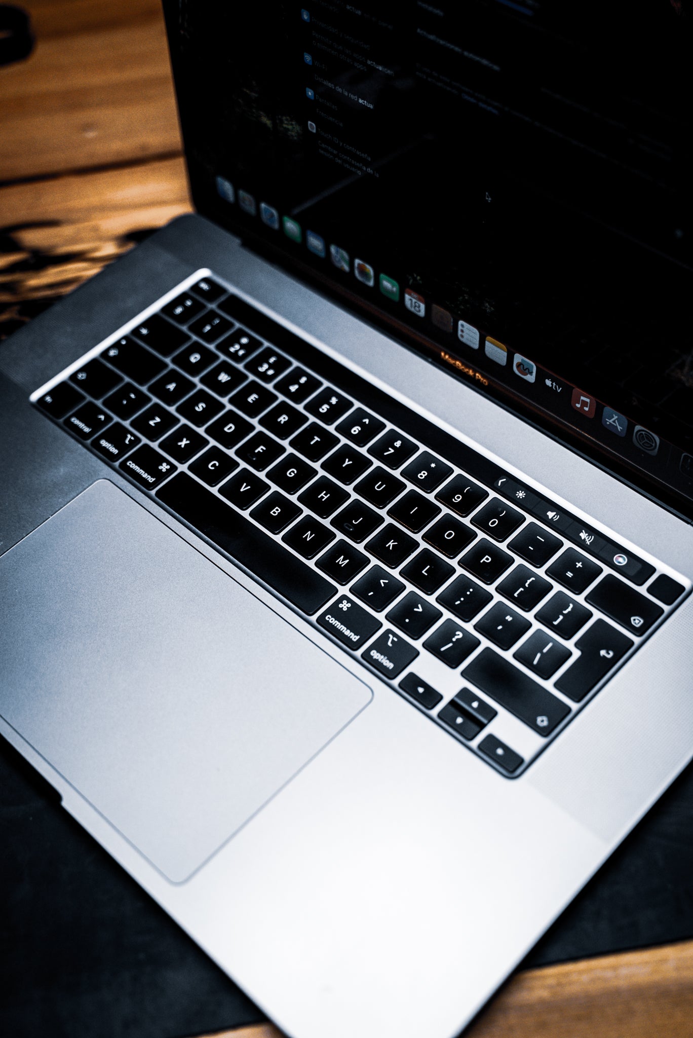 MacBook Pro 16” (2019) – Intel Core i7 / 32GB RAM / 512GB SSD – Gris Espacial