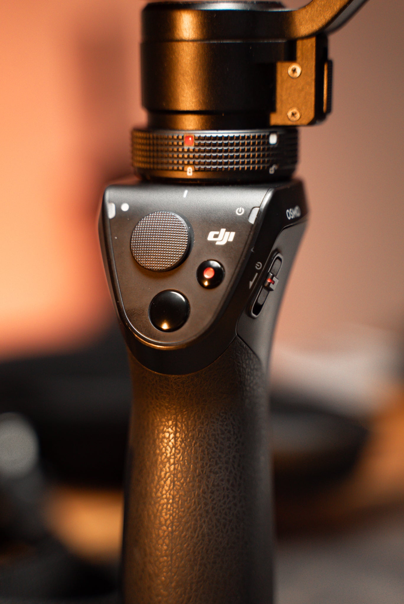 DJI Osmo  – Cámara Estabilizada 3 Ejes Ultra Compacta