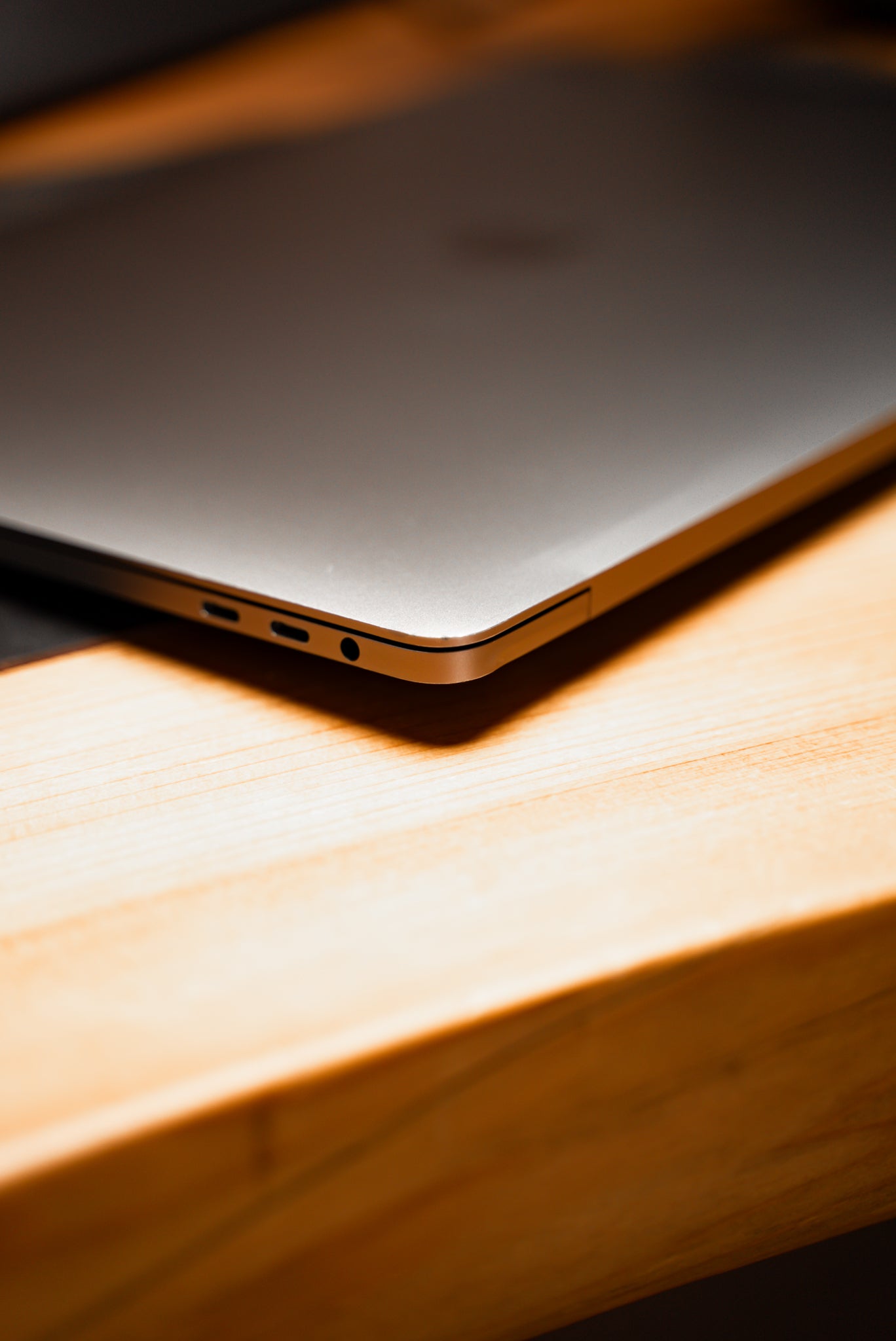 MacBook Pro 15” (2019) – Intel Core i7 / 16GB RAM / 512GB SSD