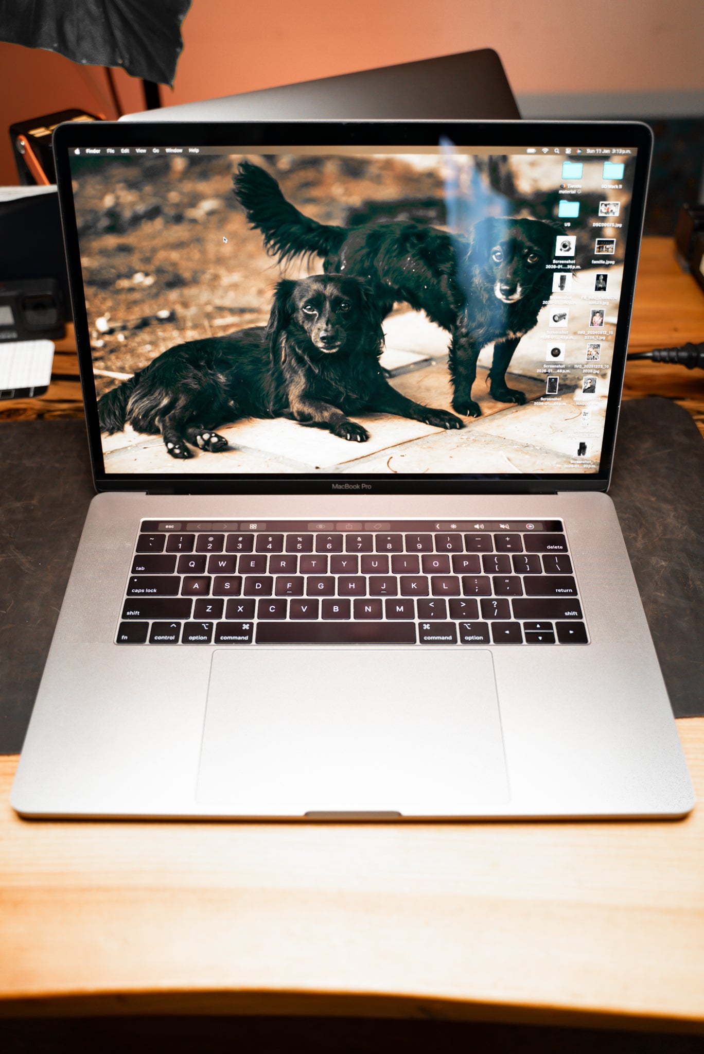 MacBook Pro 15” (2019) – Intel Core i7 / 16GB RAM / 512GB SSD