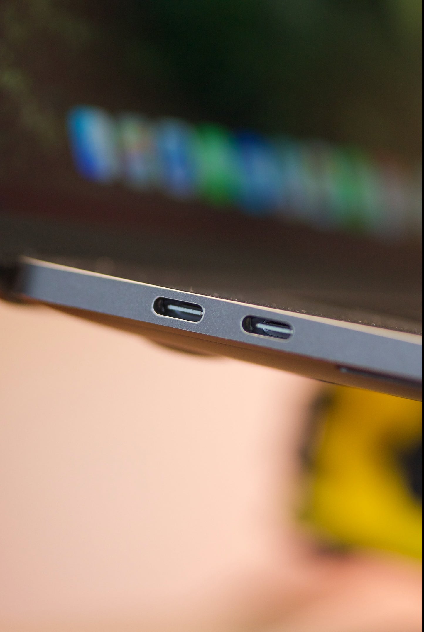 MacBook Pro 15" 2018 — i7 6 núcleos | 16GB RAM | 500GB SSD