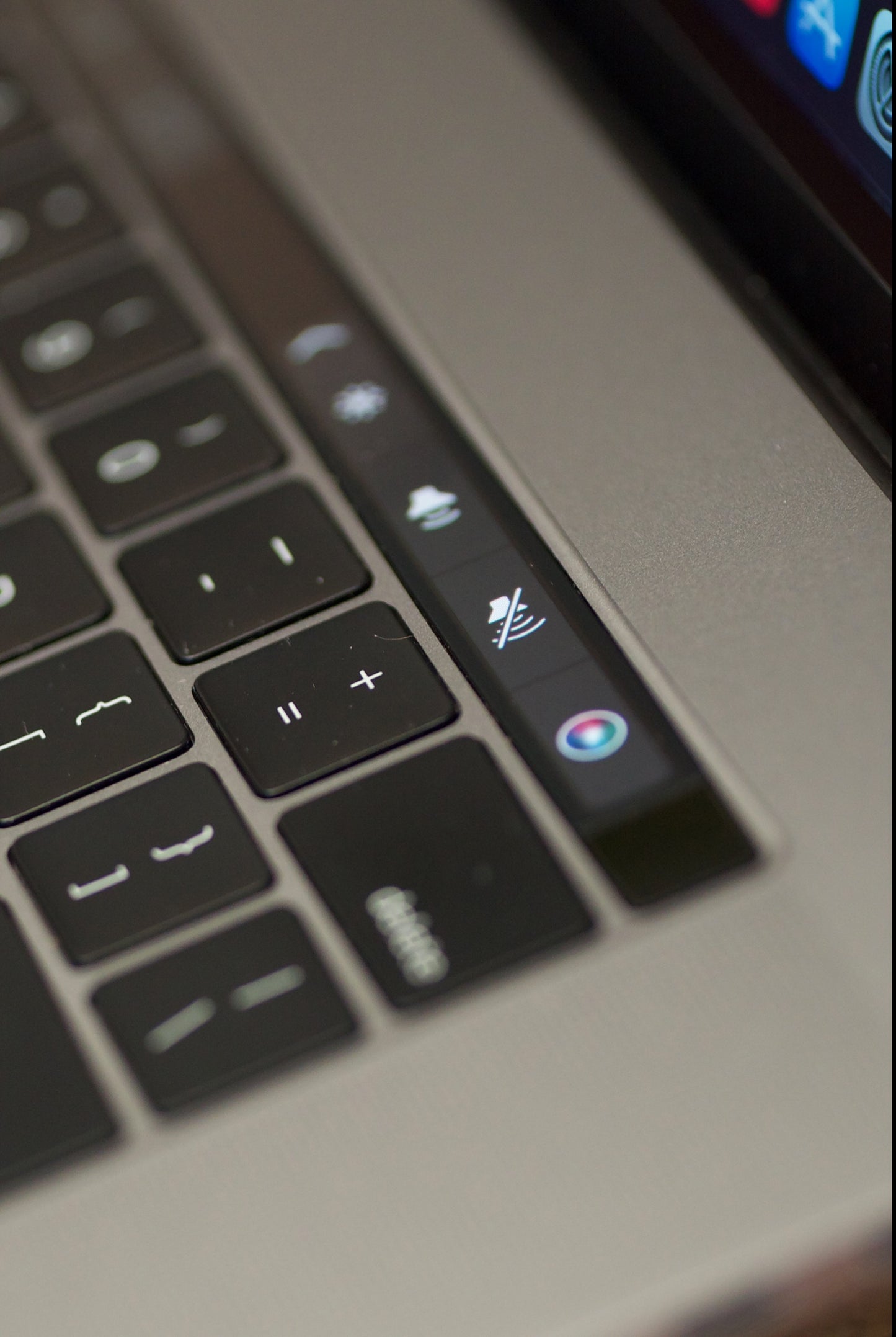 MacBook Pro 15" 2018 — i7 6 núcleos | 16GB RAM | 500GB SSD