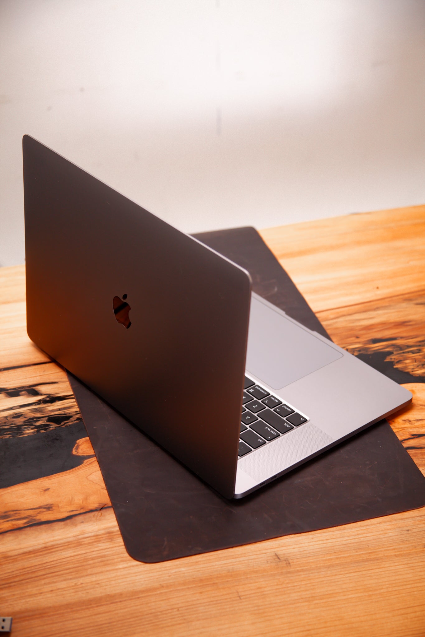 MacBook Pro 16" (2019) – Intel Core i7 / 16GB RAM / 512GB SSD