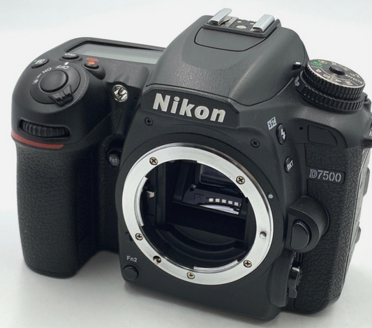 Nikon D7500 — Cámara DSLR APS-C de Gama Alta (Solo Cuerpo) 6755 disparos