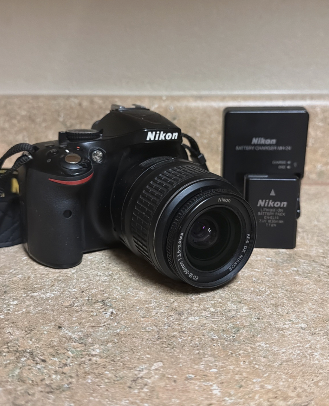 Nikon D5200 24.1MP DSLR Camera + 18-55mm