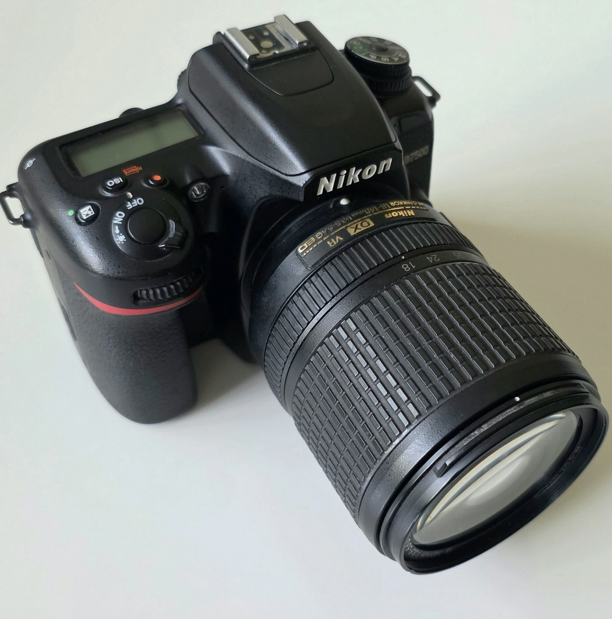 Nikon D7500 + NIKKOR 18-140mm f/3.5-5.6G ED VR