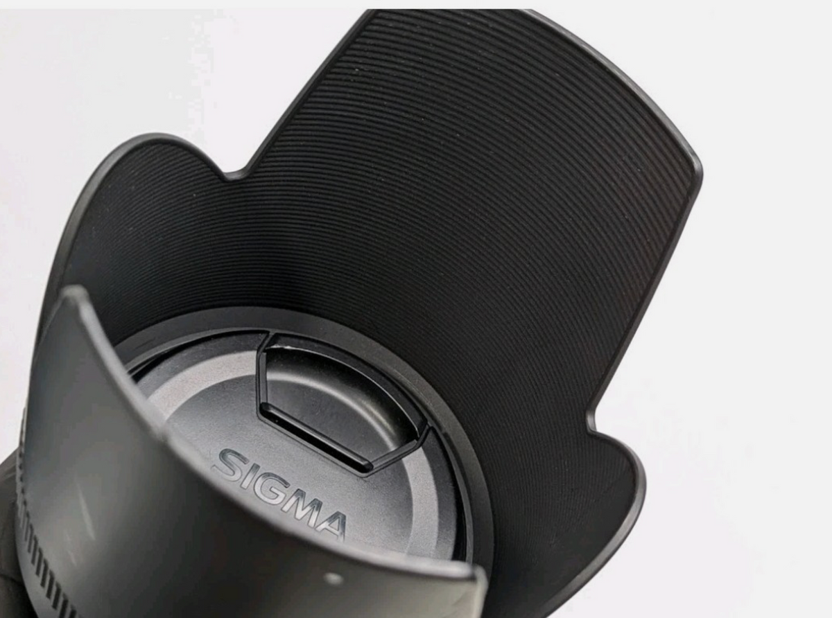 Sigma 70-200mm f/2.8 APO DG HSM with Optical Stabilizer – Canon EF mount
