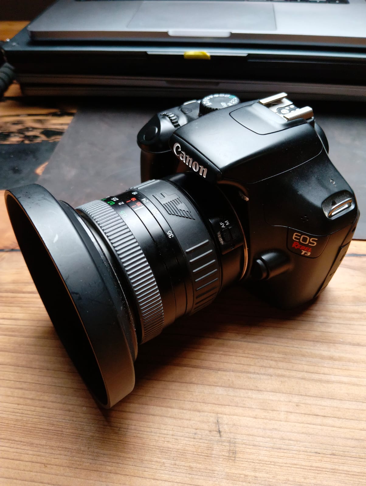 Canon t3 Con lente Vivitar 19-35mm