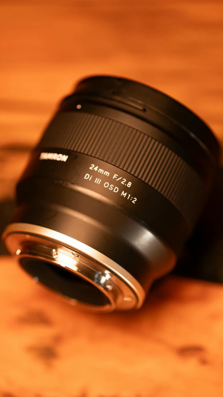 Tamron 24mm f/2.8 Di III OSD M1:2 — Sony E / FE