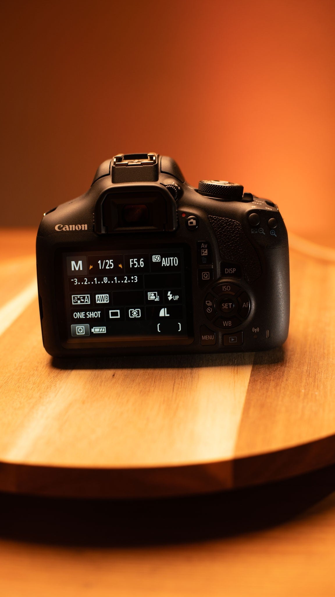 Canon EOS Rebel T7 + Canon EF-S 18-55mm f/3.5-5.6 IS II