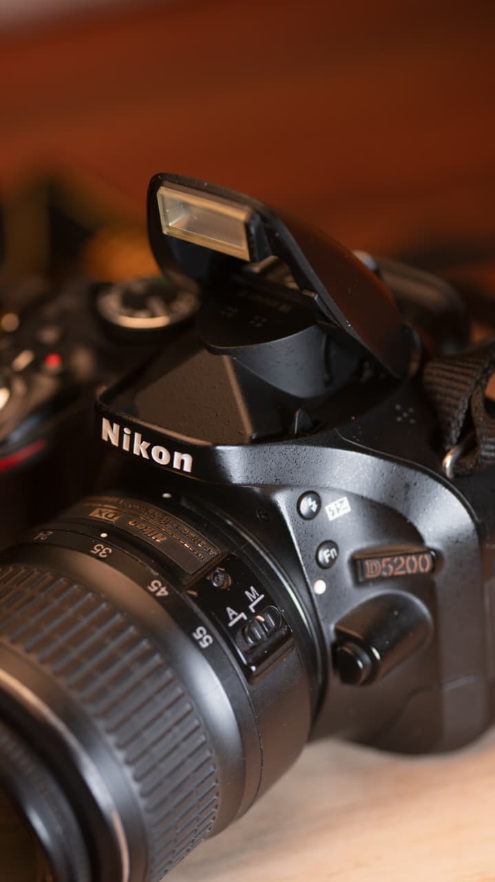 Nikon D5200 24.1MP DSLR Camera + 18-55mm