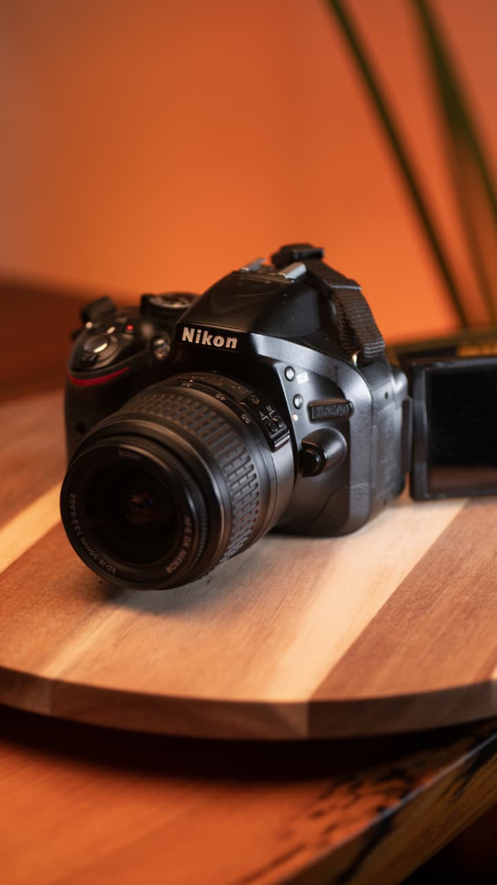 Nikon D5200 24.1MP DSLR Camera + 18-55mm
