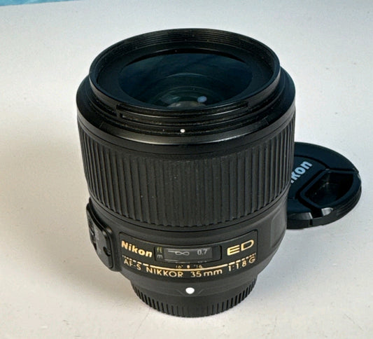 Lente Nikon AF-S NIKKOR 35mm f/1.8G ED — Formato FX (Full Frame)