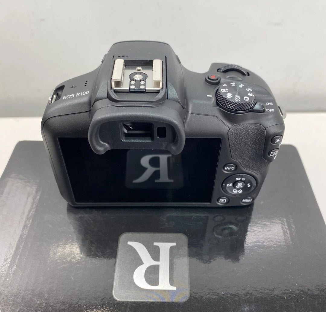 Canon EOS R100 + RF-S 18-45mm f/4.5-6.3 IS STM