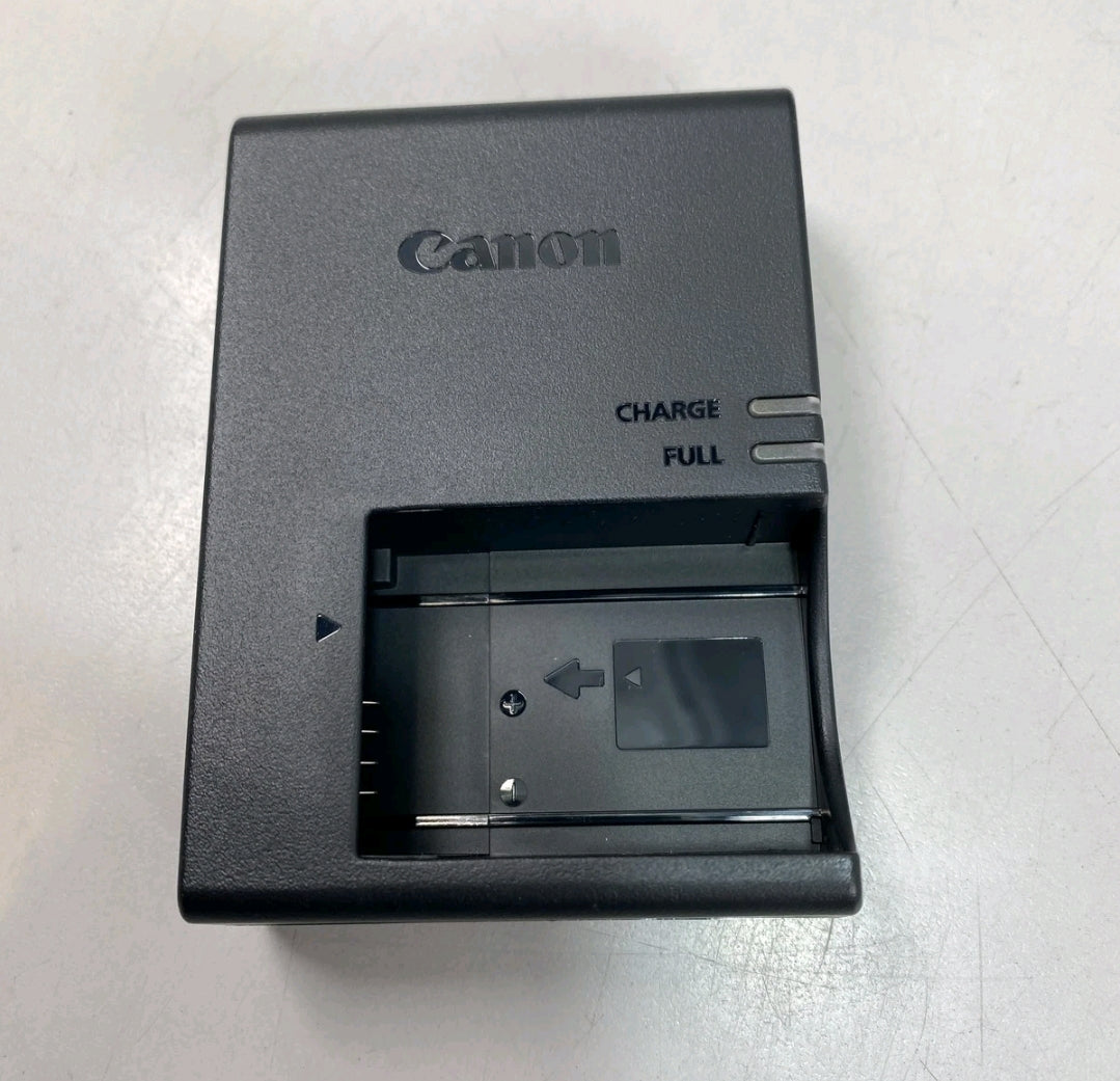 Canon EOS R100 + RF-S 18-45mm f/4.5-6.3 IS STM